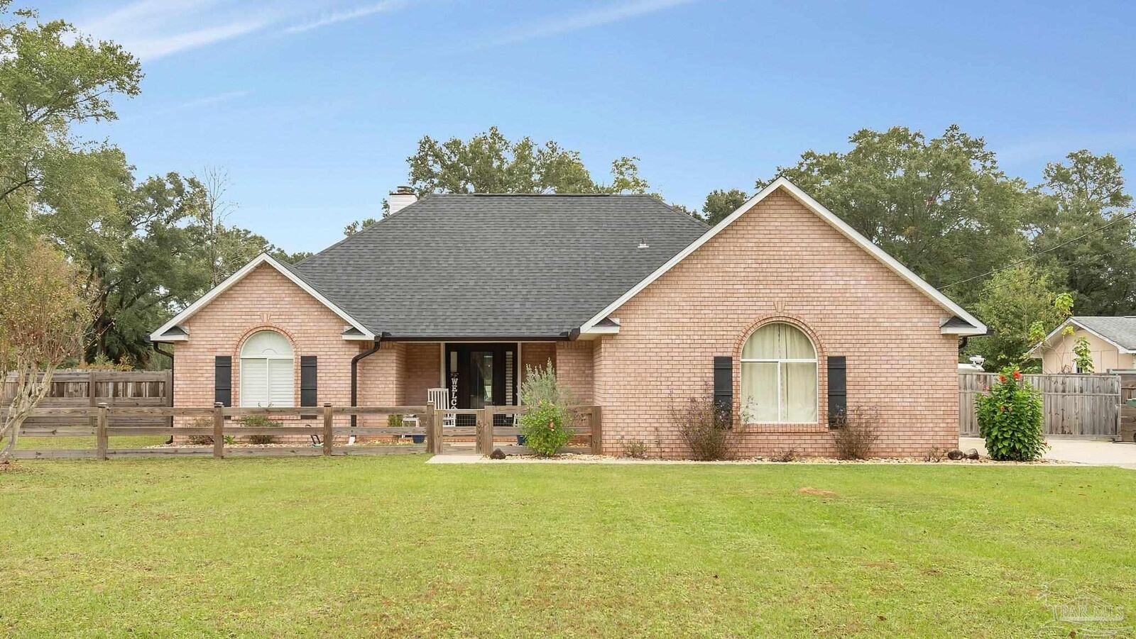 Property Photo: 800 W 9 1/2 Mile Rd FL 32534