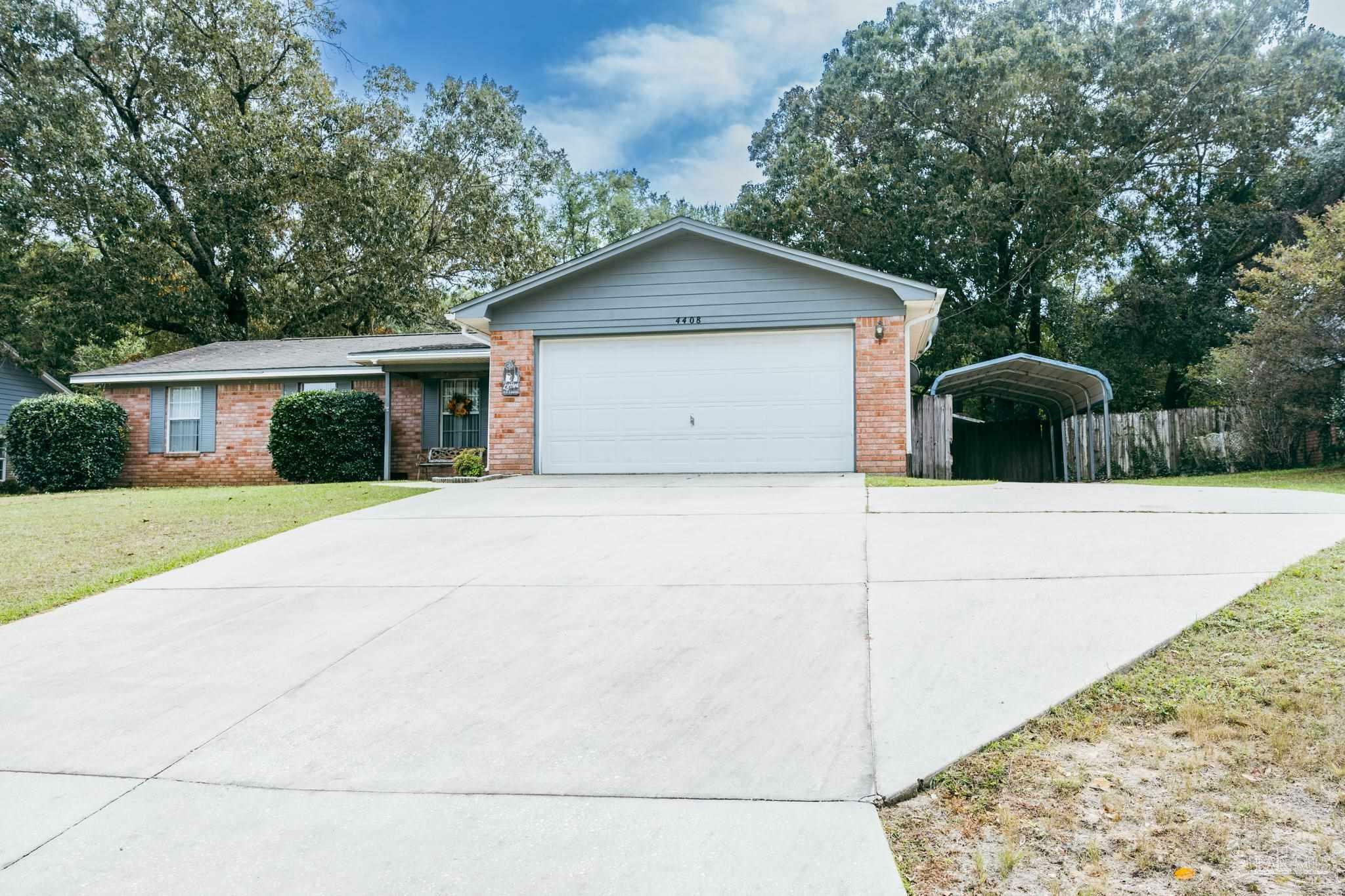 Property Photo:  4408 Chantilly Way  FL 32583 