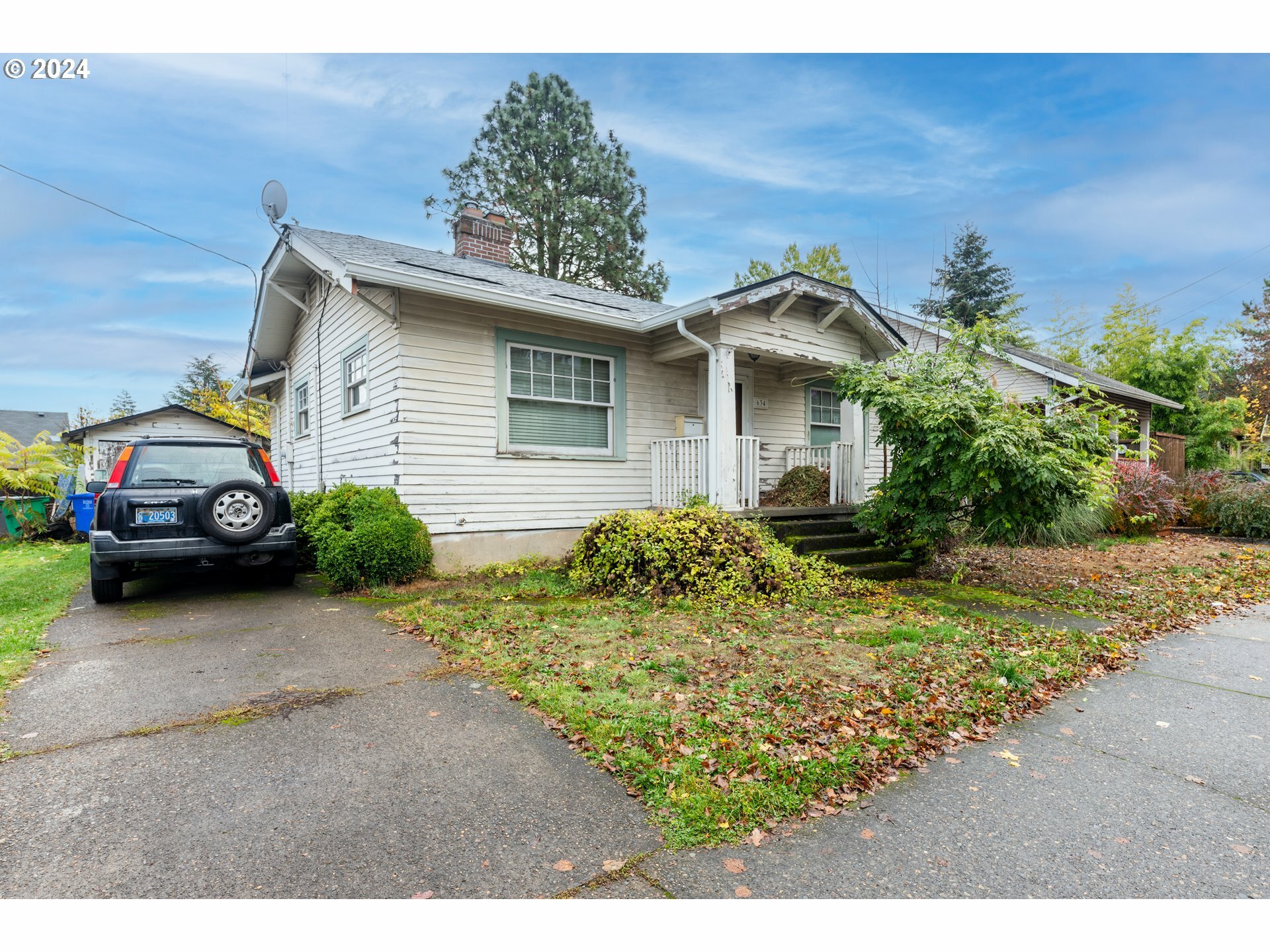 Property Photo:  634 NE 60th Ave  OR 97213 