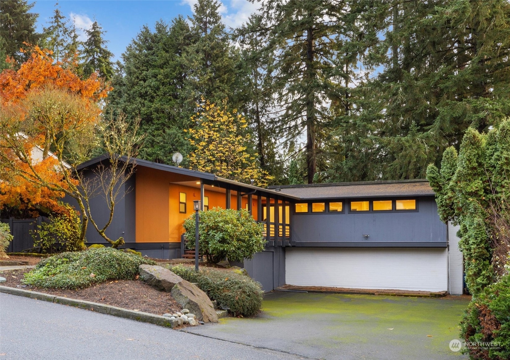 Property Photo:  4013 NE 186th Street  WA 98155 