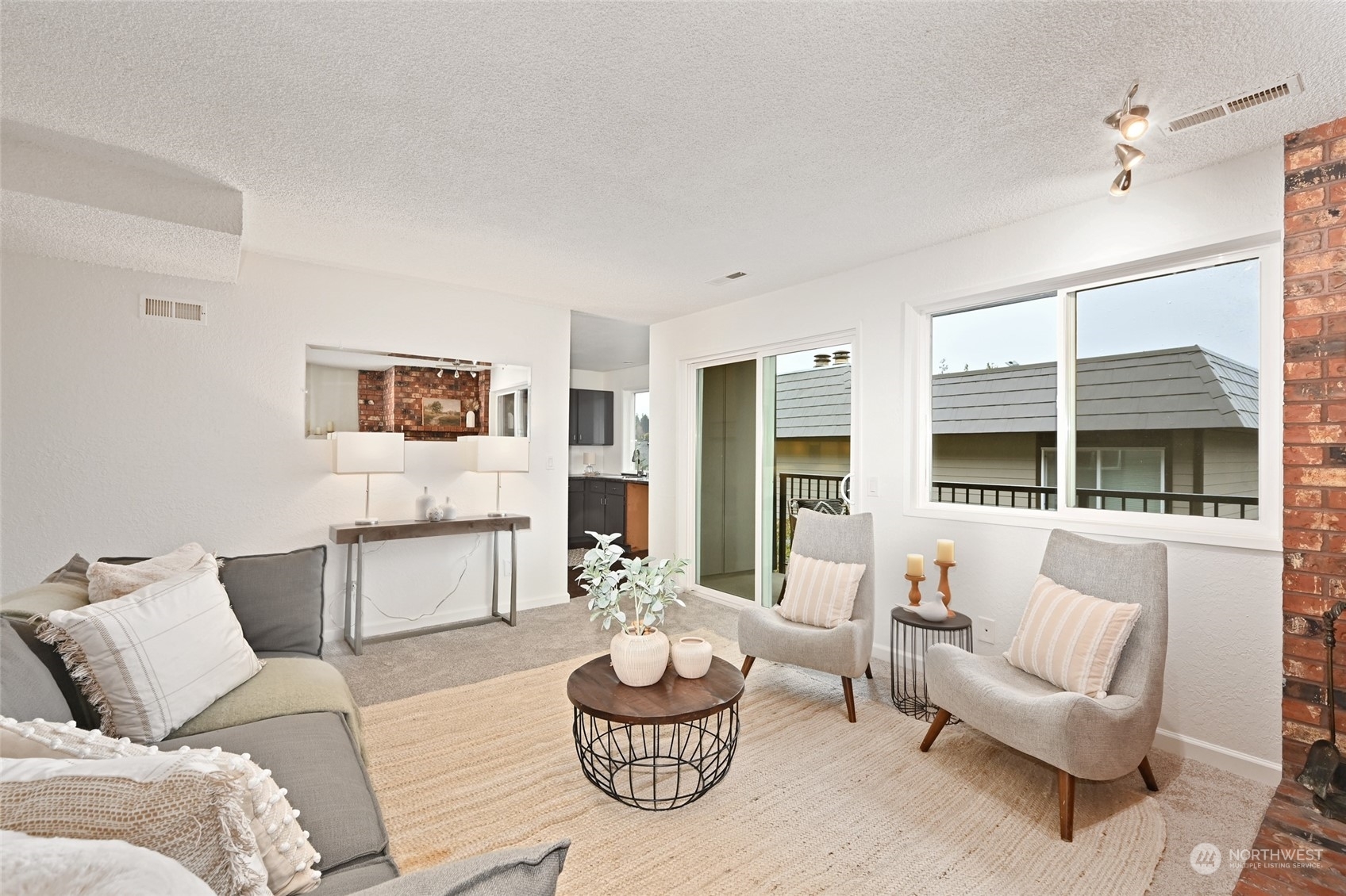 Property Photo: 9517 NE 180th Street B201 WA 98011