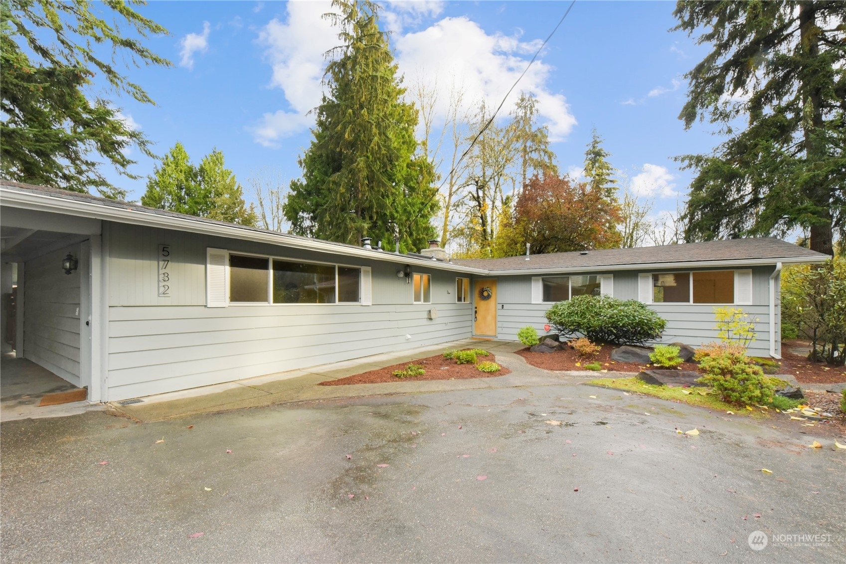 Property Photo:  5732 NE 190th St  WA 98028 