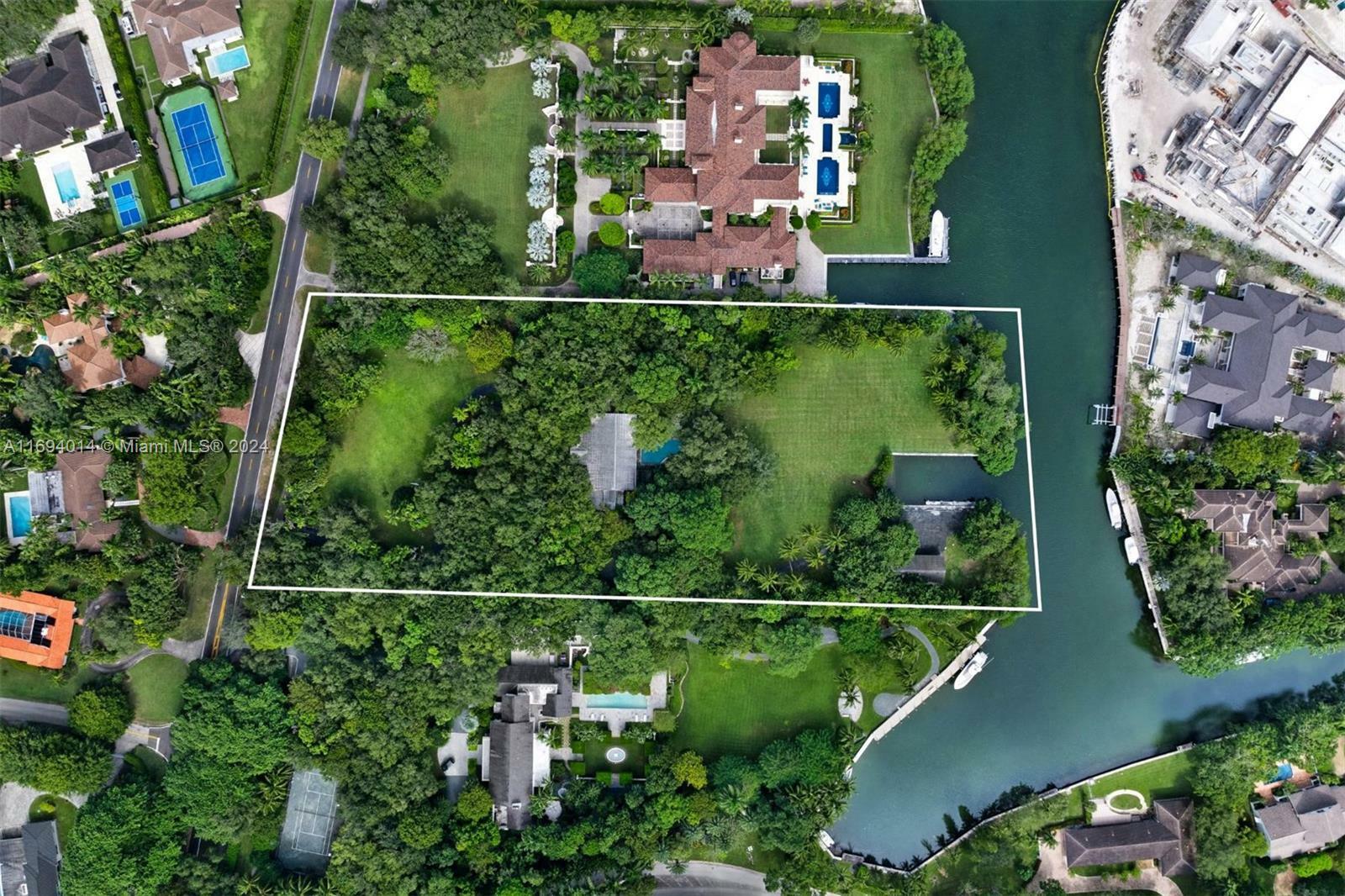 Property Photo:  8565 Old Cutler Rd  FL 33143 