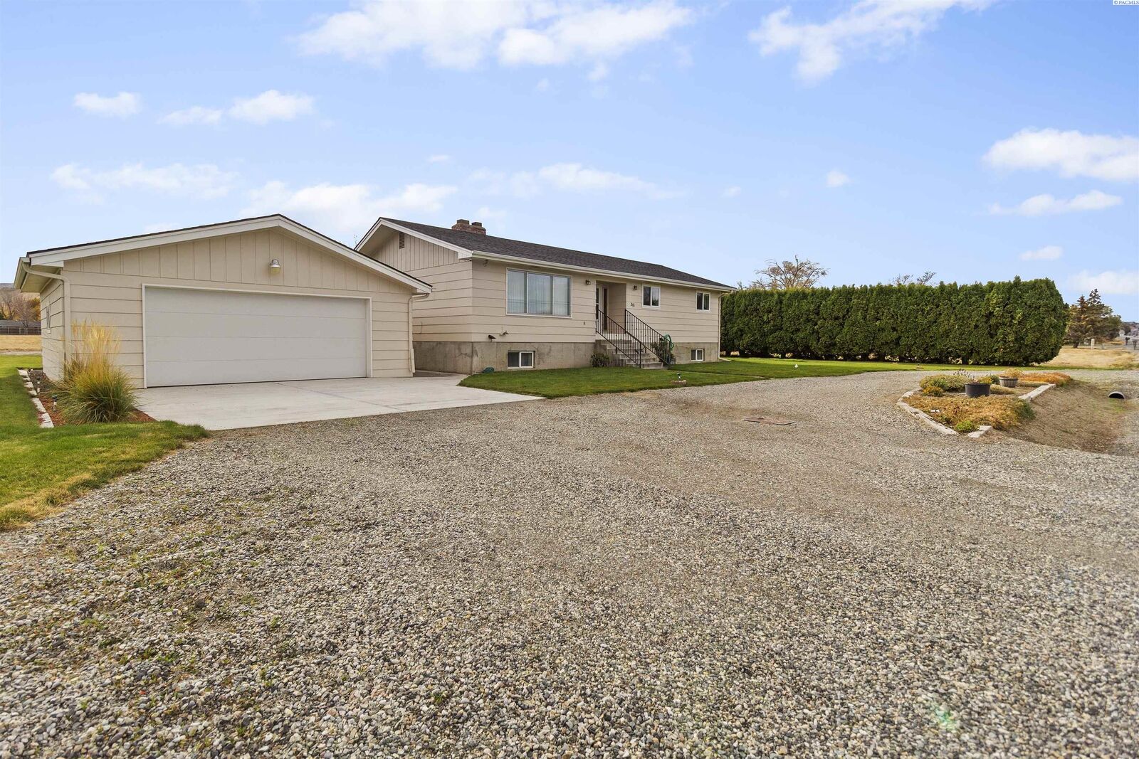 Property Photo: 511 W 45th Avenue WA 99337-5206