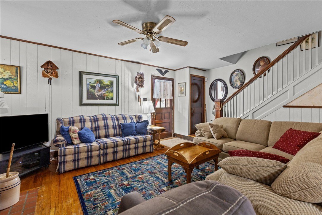 Property Photo:  577 Reno St  PA 15074 