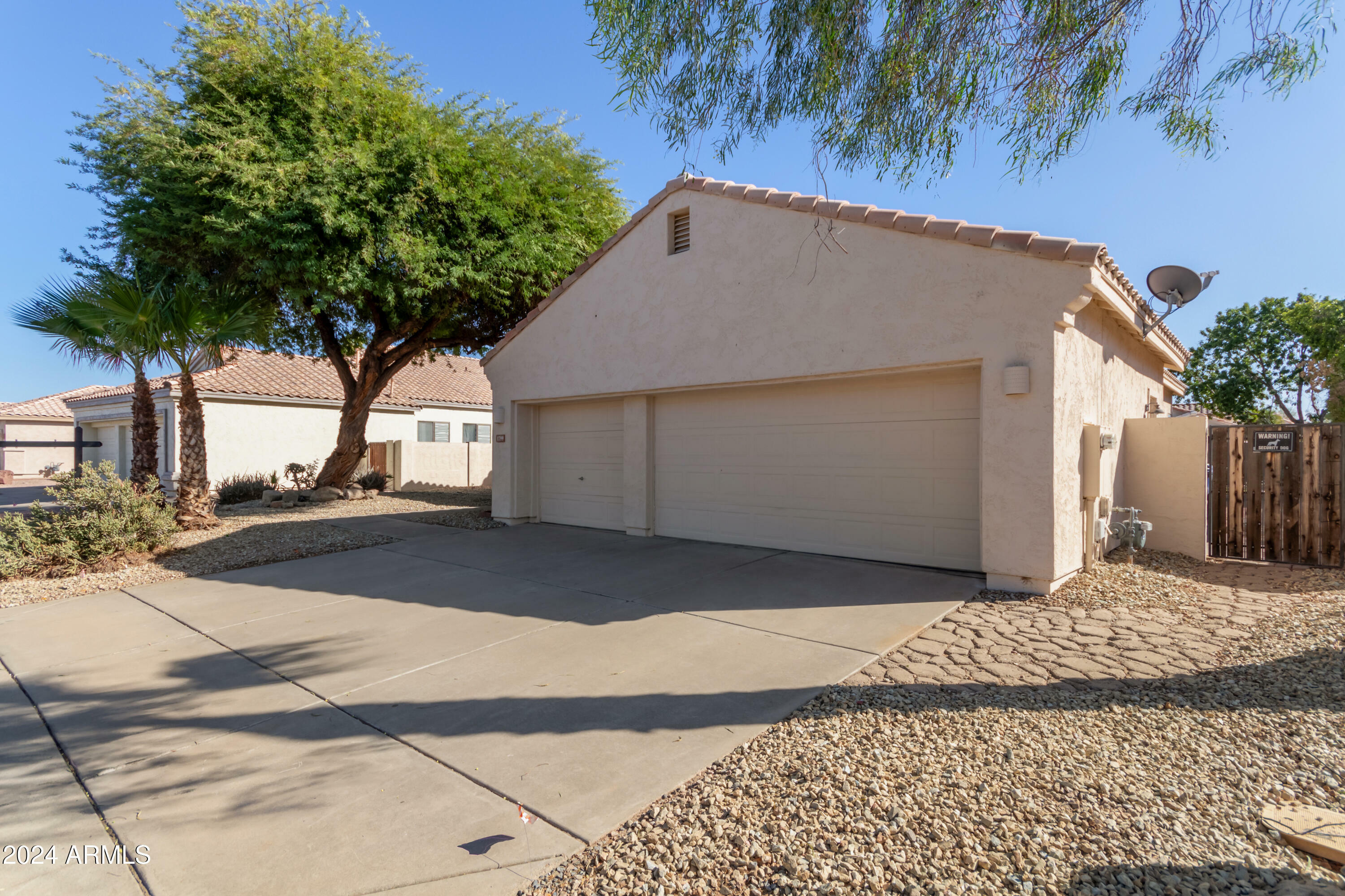 Property Photo:  1799 W Canary Way  AZ 85286 