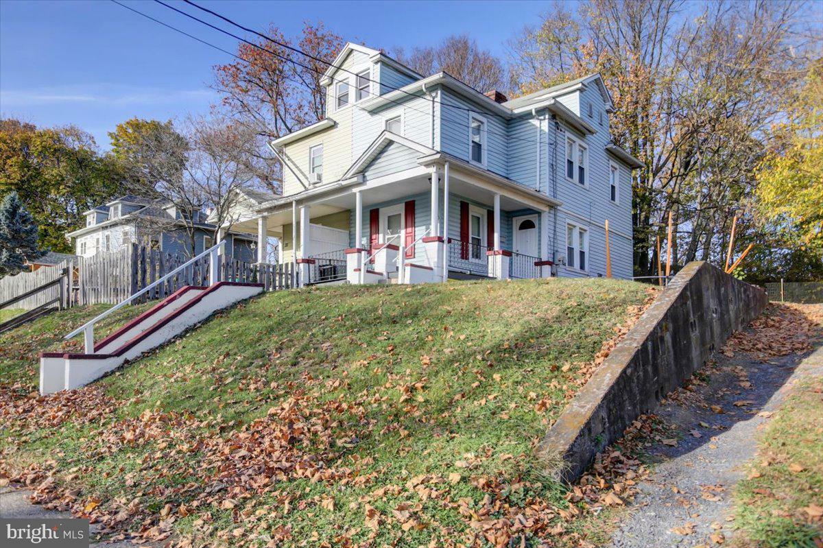 Property Photo:  33 E Columbia Road  PA 17025 