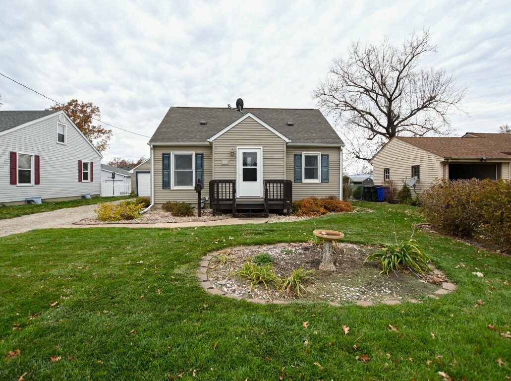 Property Photo:  410 20th Street NW  IA 52405 