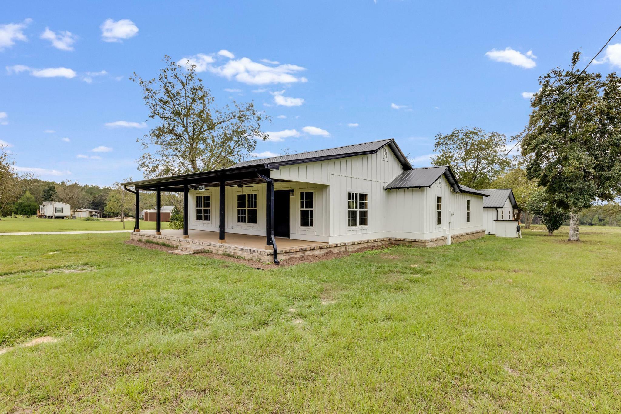 Property Photo:  7958 Ludlam Road  FL 32567 