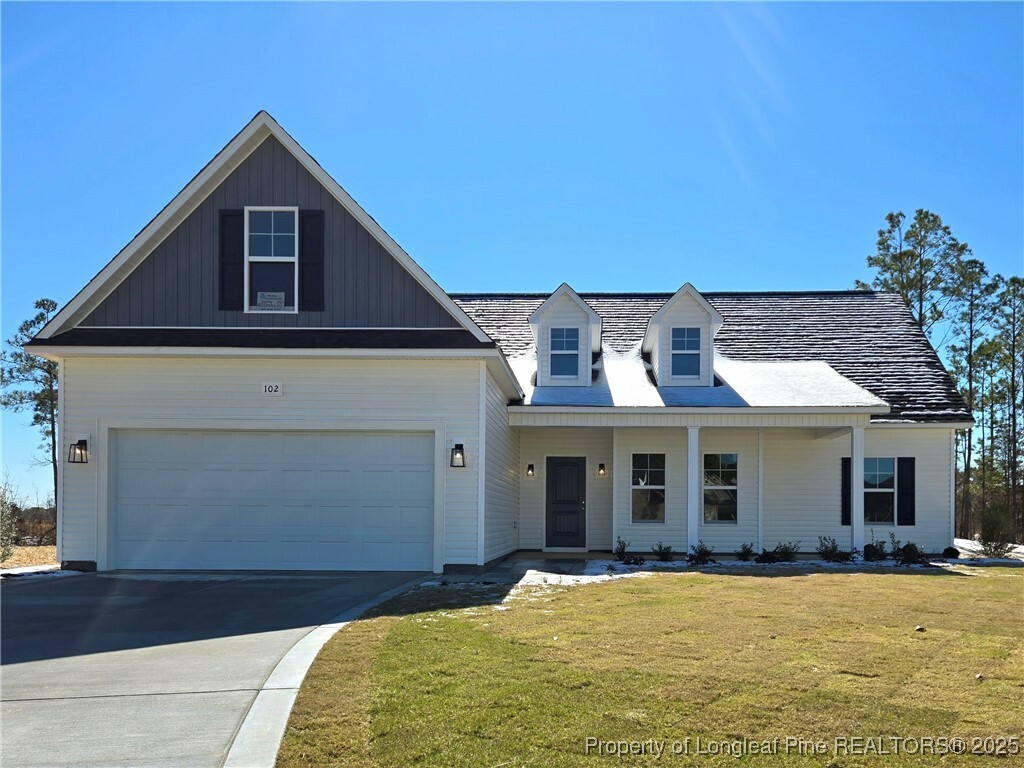Property Photo: 102 Onslow Court NC 28390