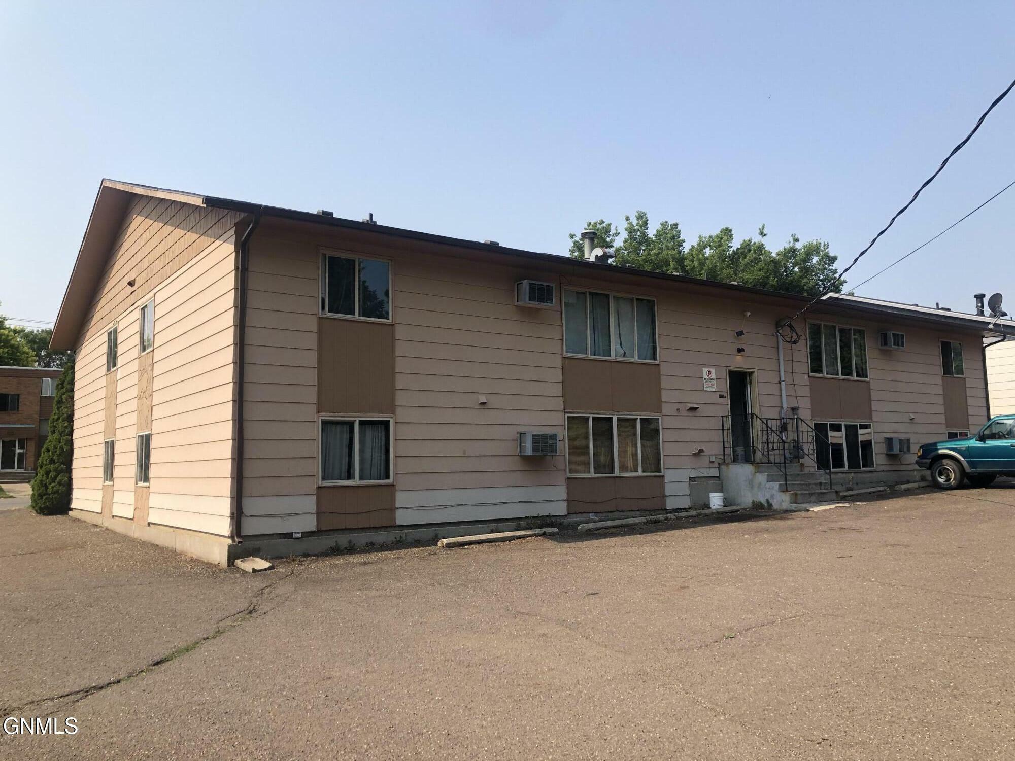 Property Photo:  2110 Divide Avenue  ND 58501 