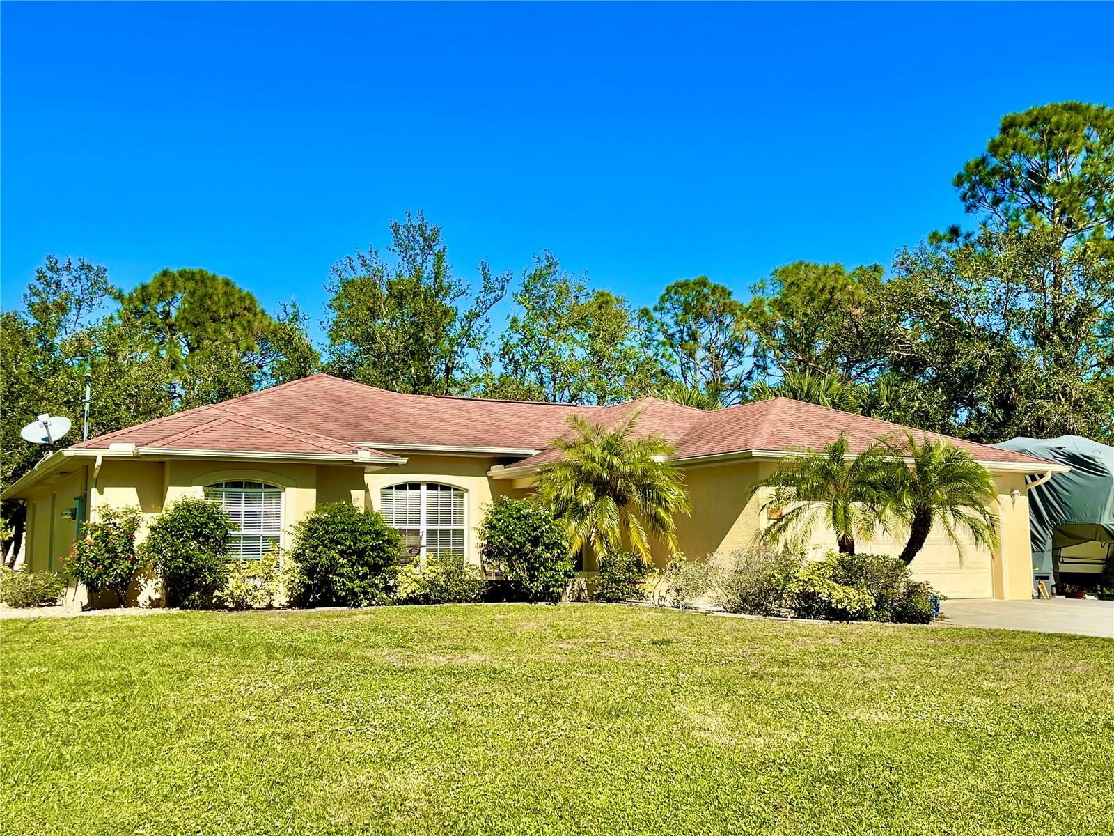 Property Photo:  7339 Cameo Circle  FL 34291 