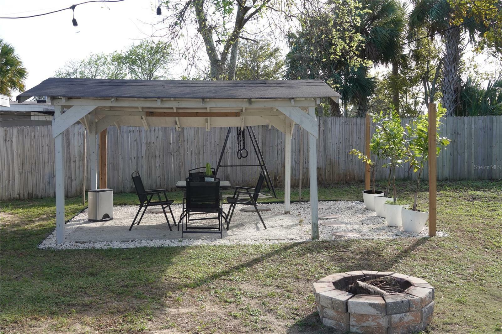 Property Photo: 1114 Berkshire Road FL 32117