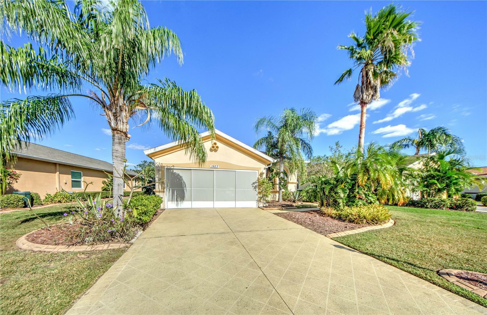 Property Photo: 1923 Sterling Glen Court FL 33573