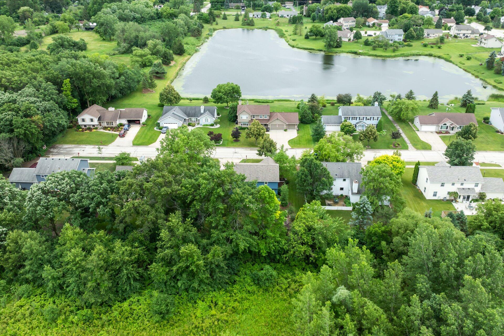 Property Photo:  8510 W Lake Pointe Dr  WI 53132 