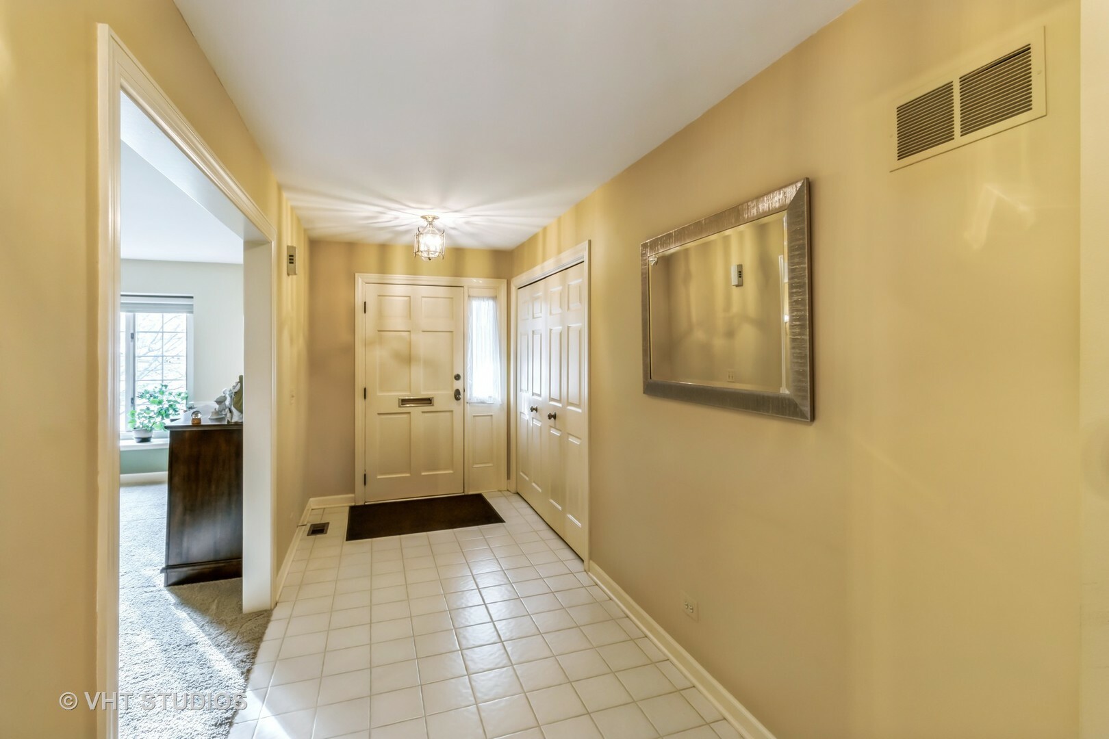 Property Photo:  1489 Shire Circle  IL 60067 