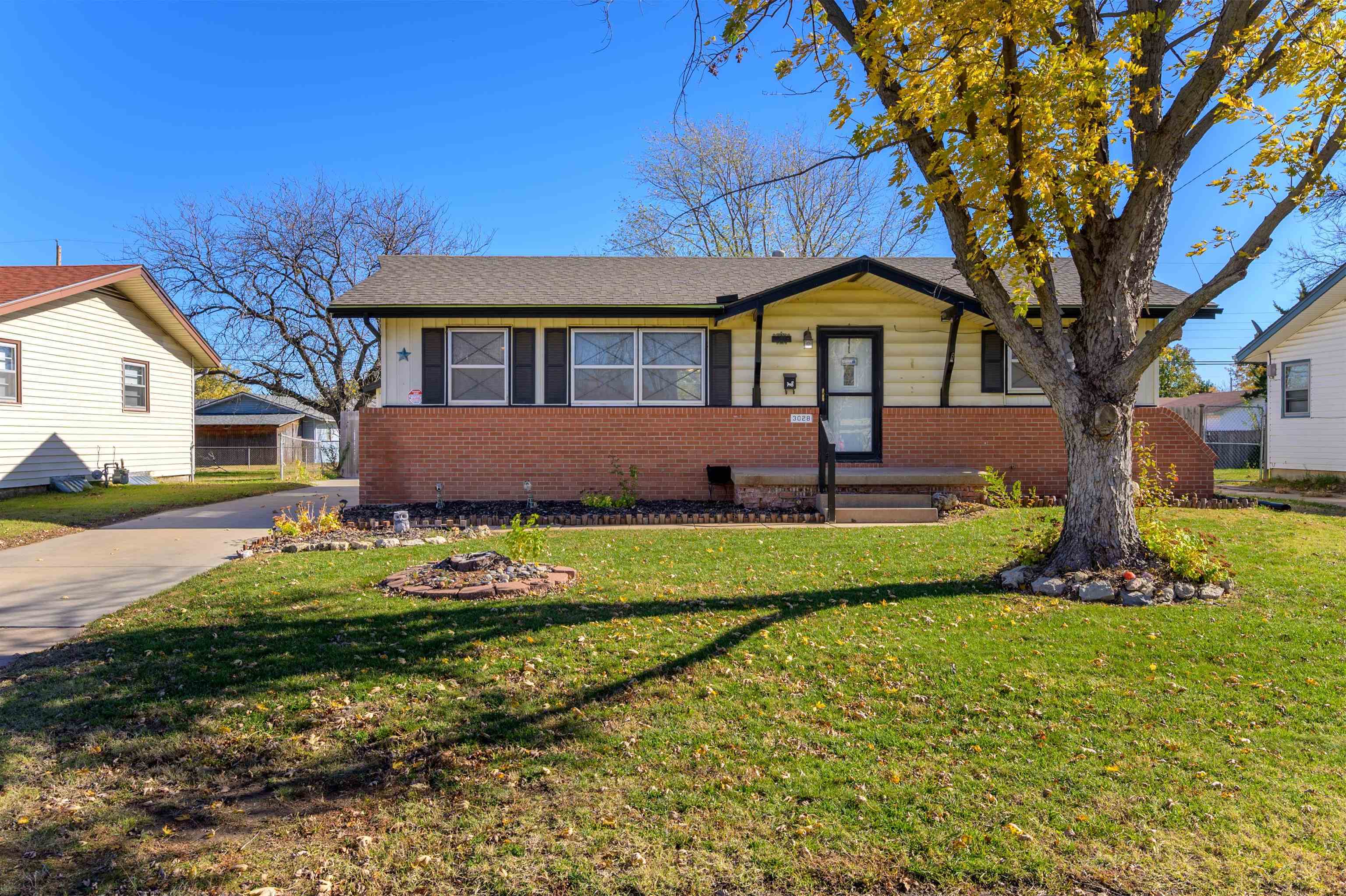 Property Photo:  3028 S Bennett Ave  KS 67217 