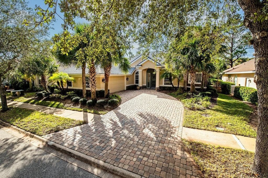 Property Photo:  20 Riverbend Dr  FL 32137 