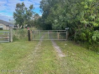 Property Photo:  2150 E Jay Jay Road  FL 32796 