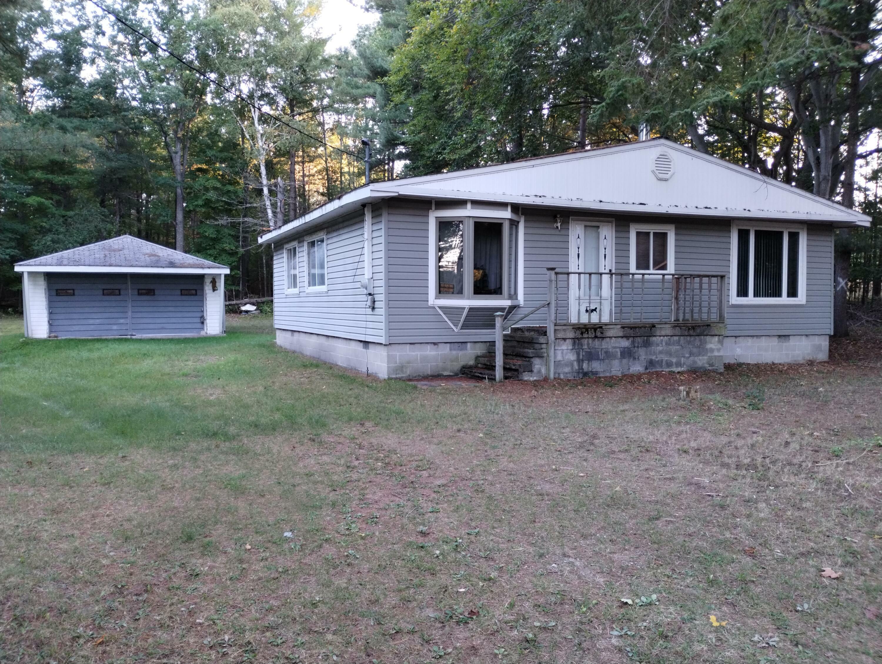 Property Photo:  4880 E Black River Rd Road  MI 48721 