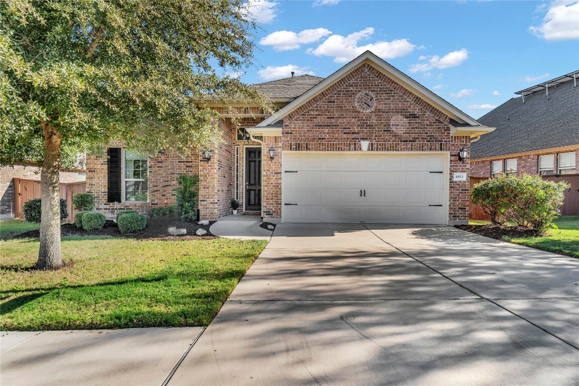 Property Photo:  4813 Terraza Trail  TX 78665 