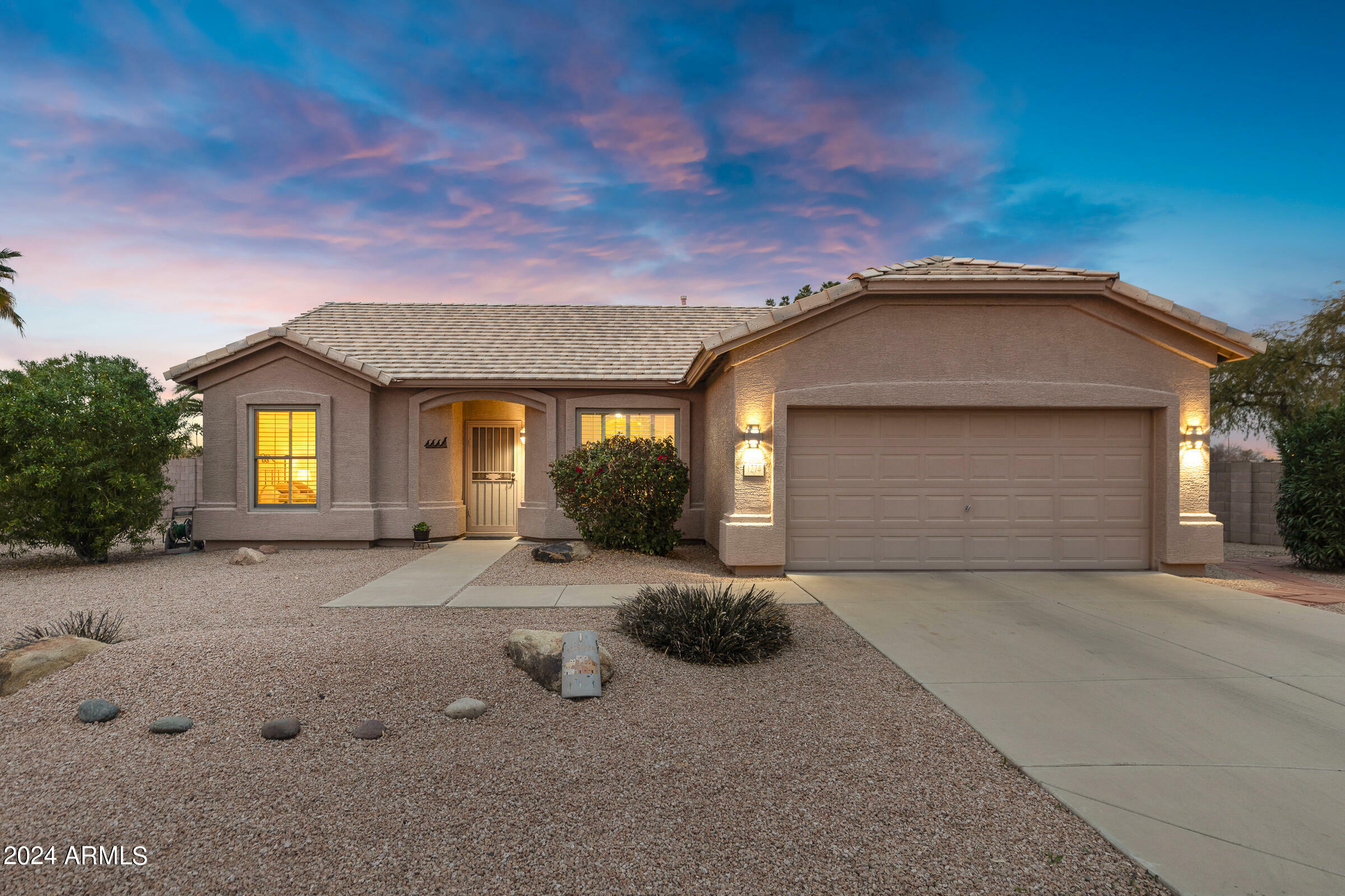 Property Photo: 1274 E Waterview Place AZ 85249