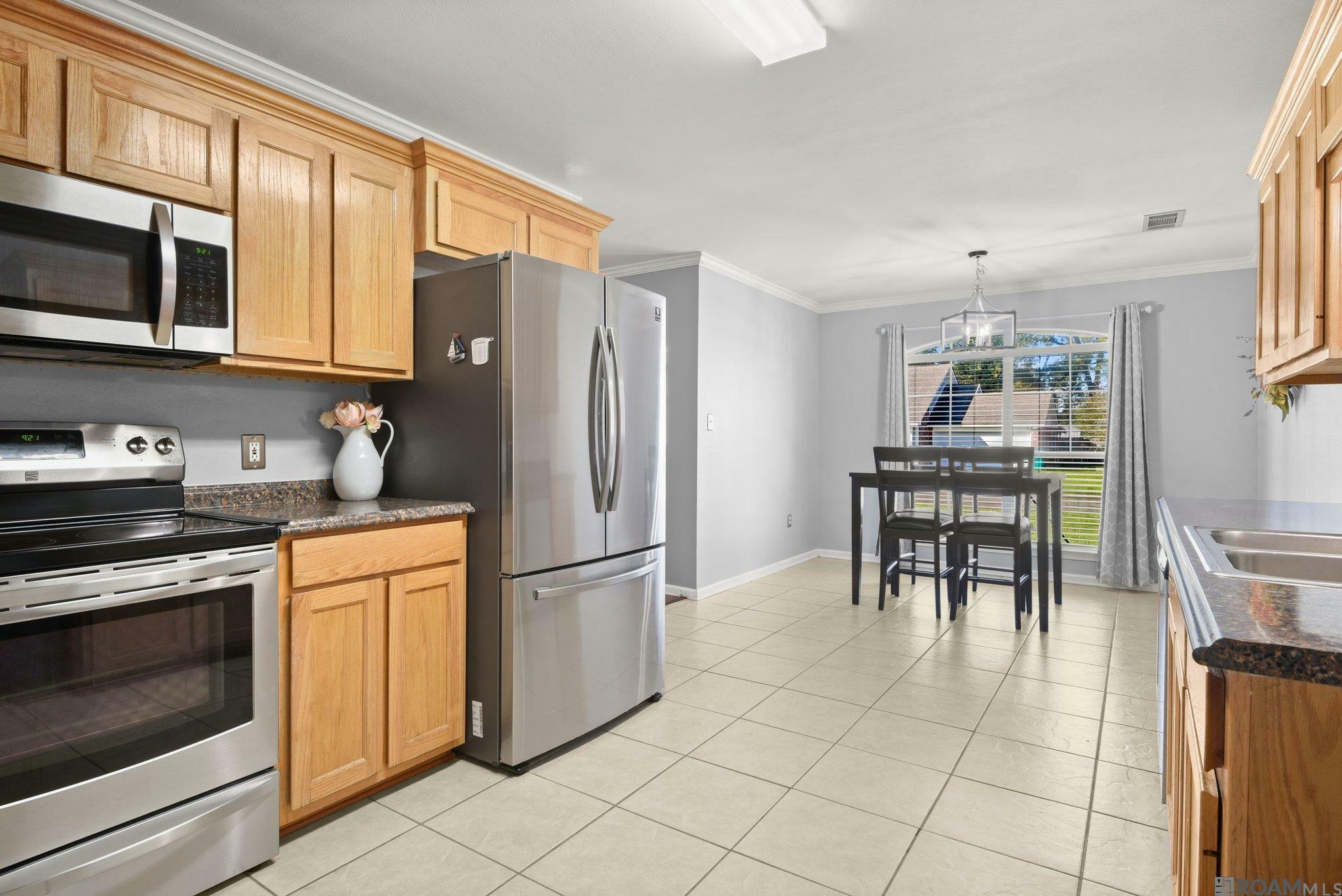 Property Photo: 23446 Springhill Dr LA 70726