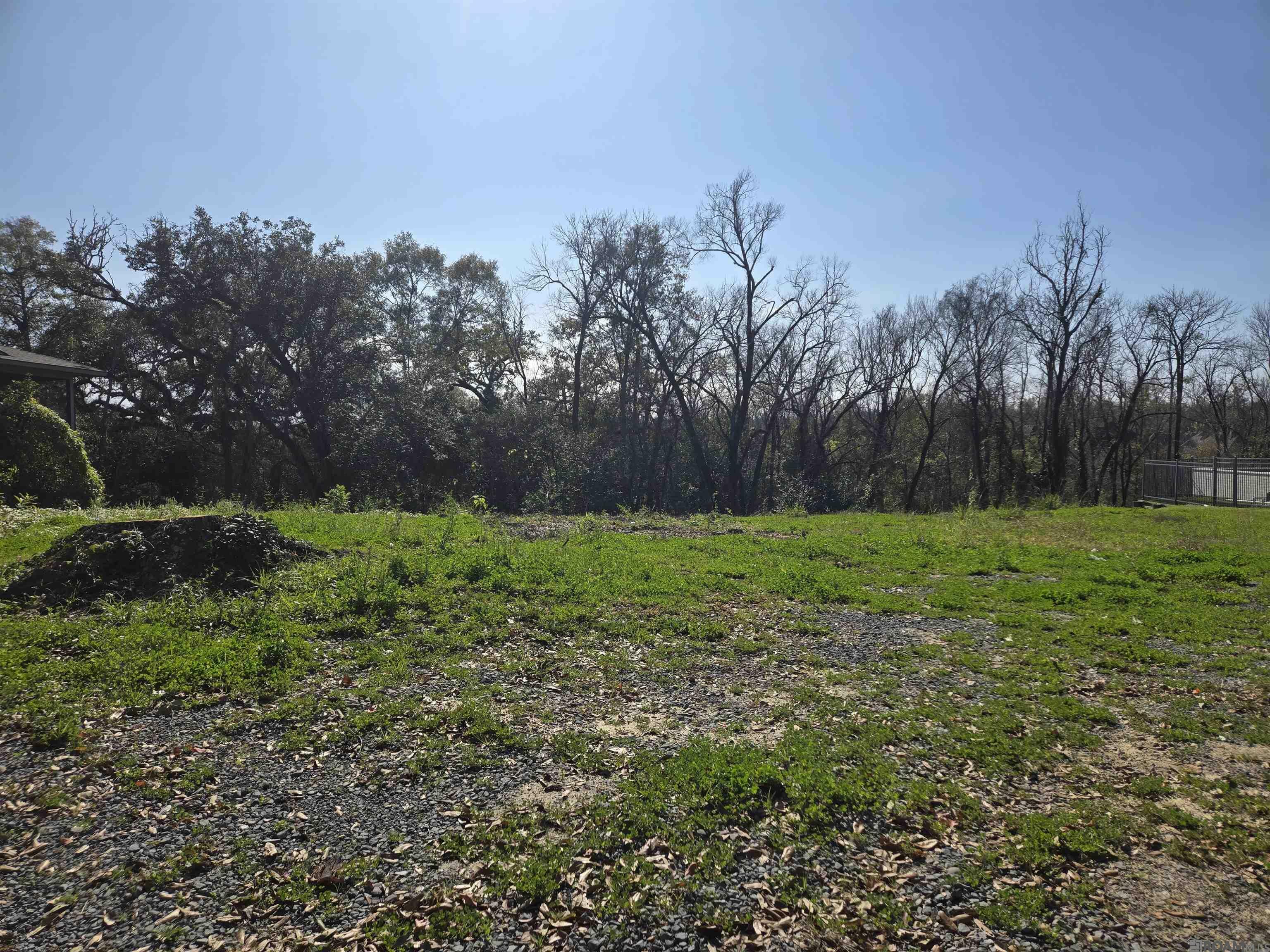 Property Photo: 8008 Highland Rd LA 70808