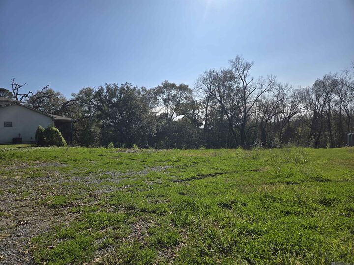 Property Photo: 8008 Highland Rd LA 70808