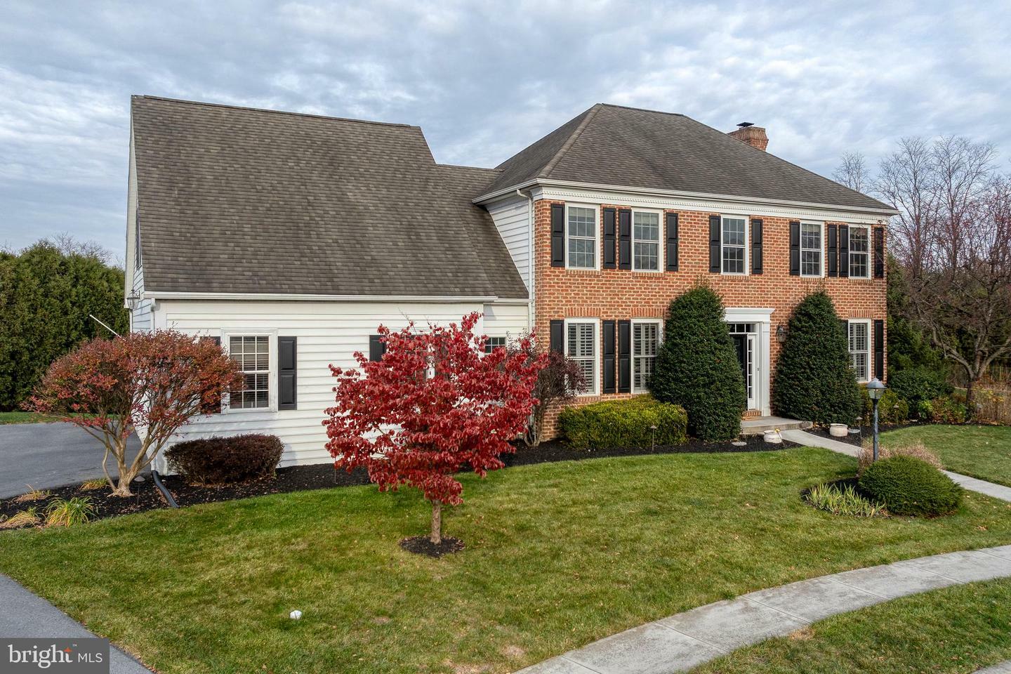 Property Photo:  215 Saint James Court  PA 17050 