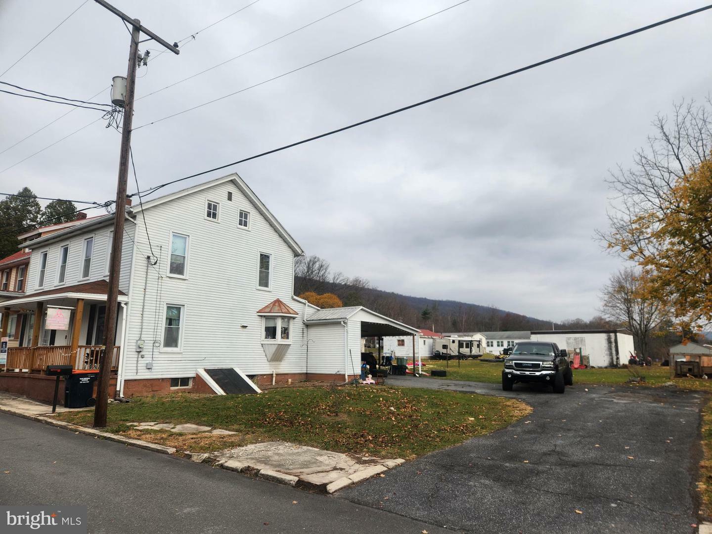 Property Photo:  205 N Keystone Street  PA 17957 