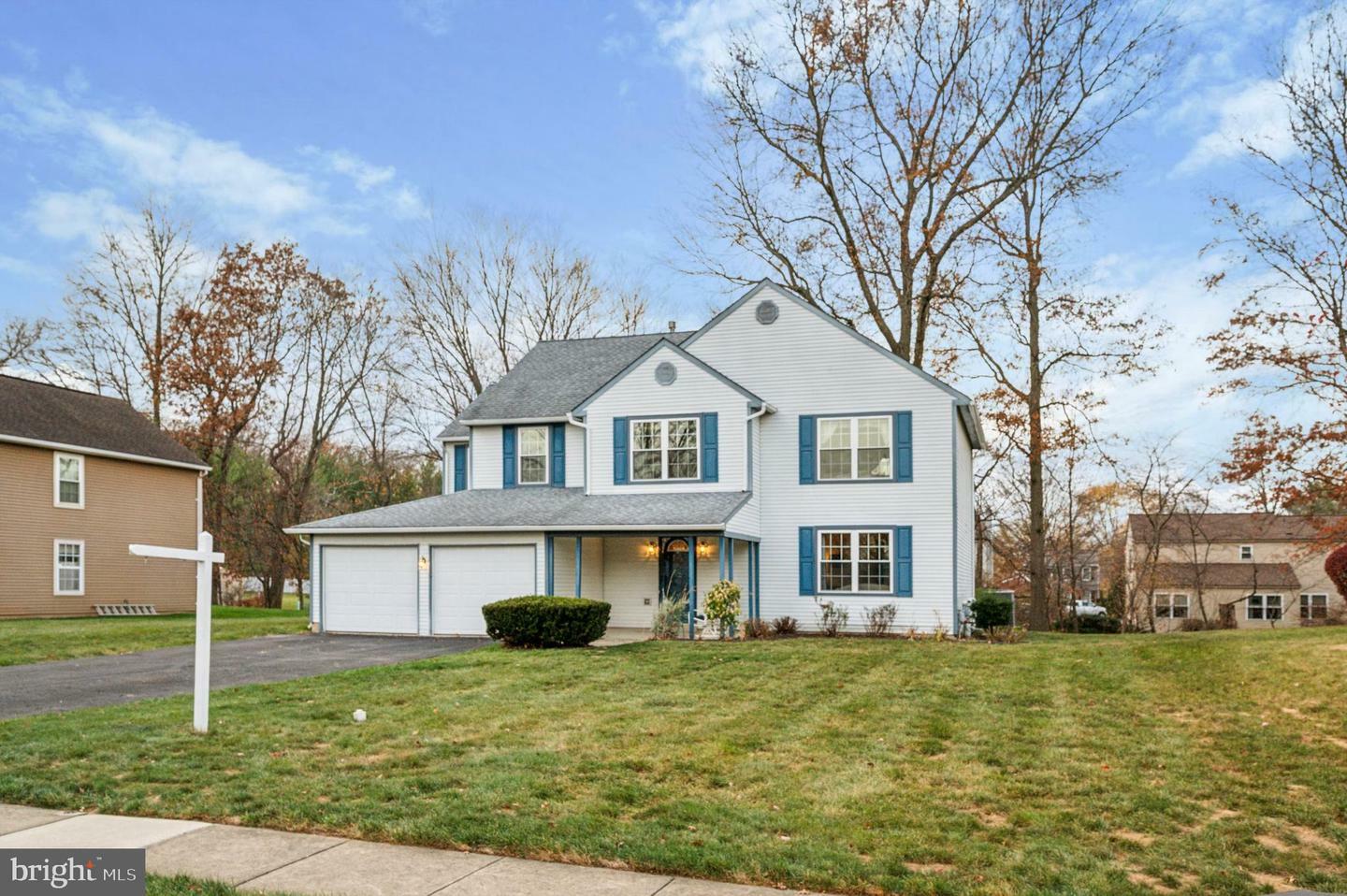 Property Photo:  106 Brantford Circle  PA 19044 