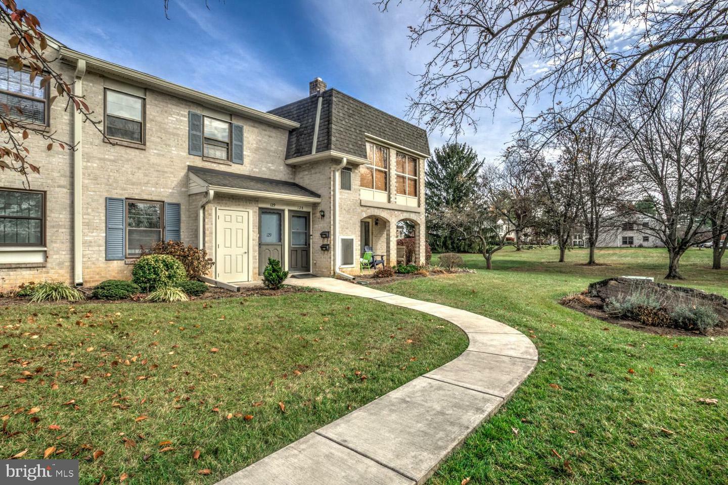 Property Photo:  129 Valleybrook Drive  PA 17601 