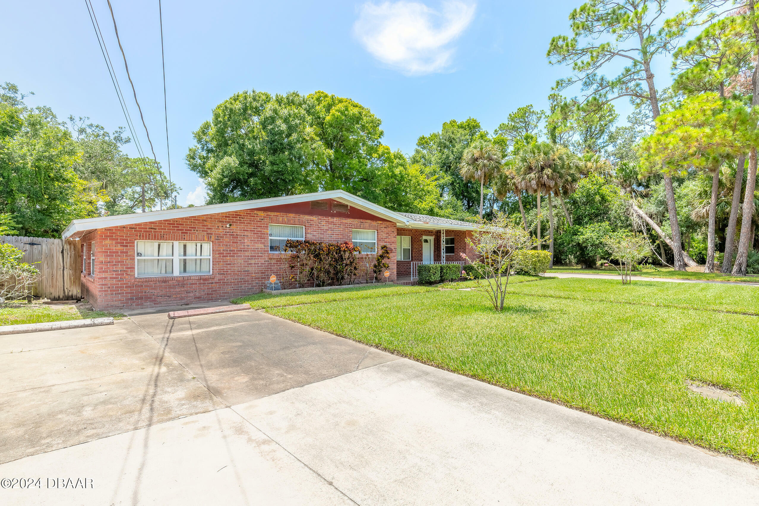 Property Photo:  822 Vernon Street  FL 32114 