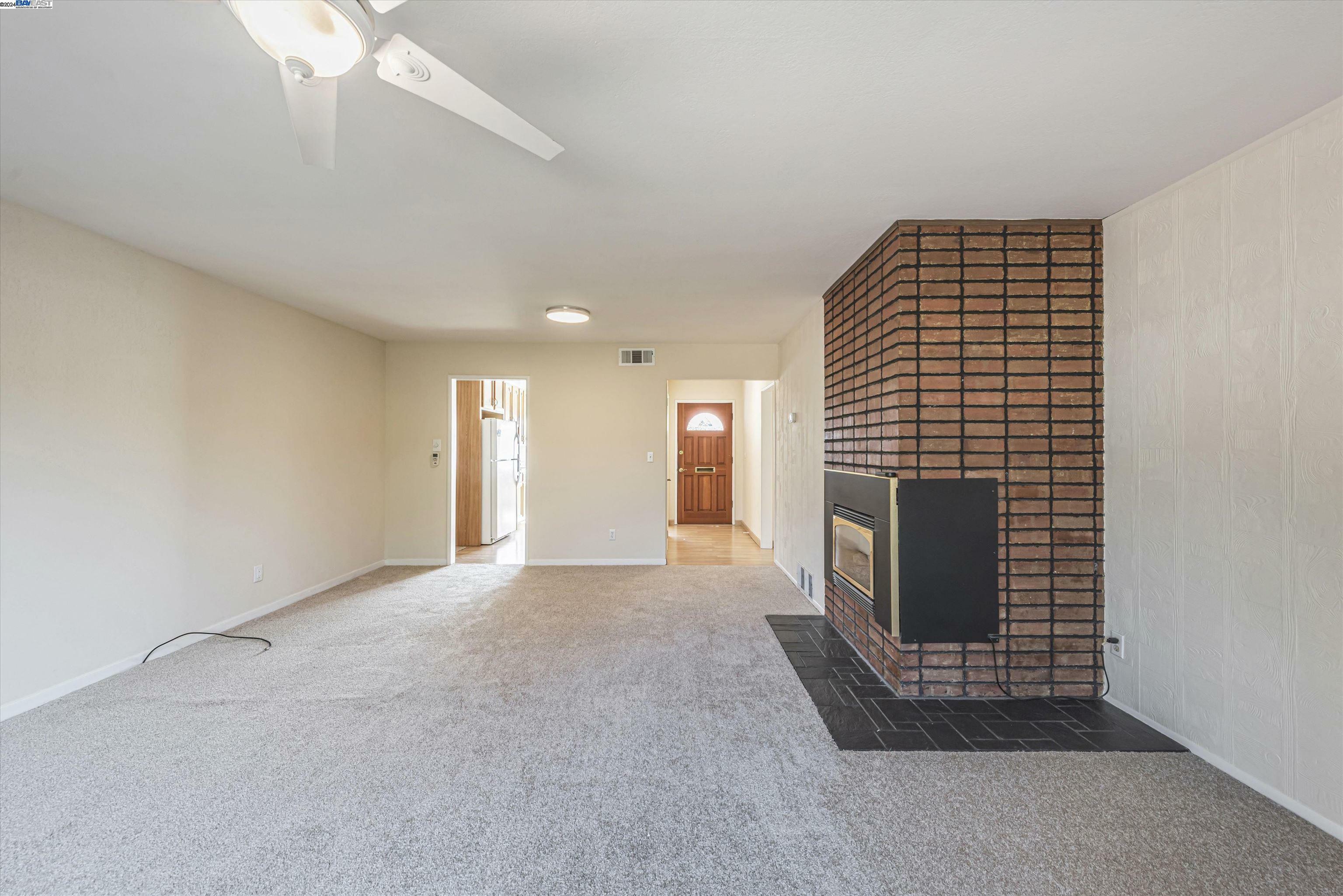 Property Photo:  910 Emerald Ave  CA 94577 