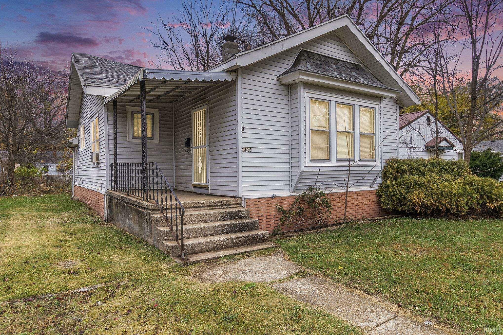 Property Photo:  1113 W Rose Street  IN 46616-1816 