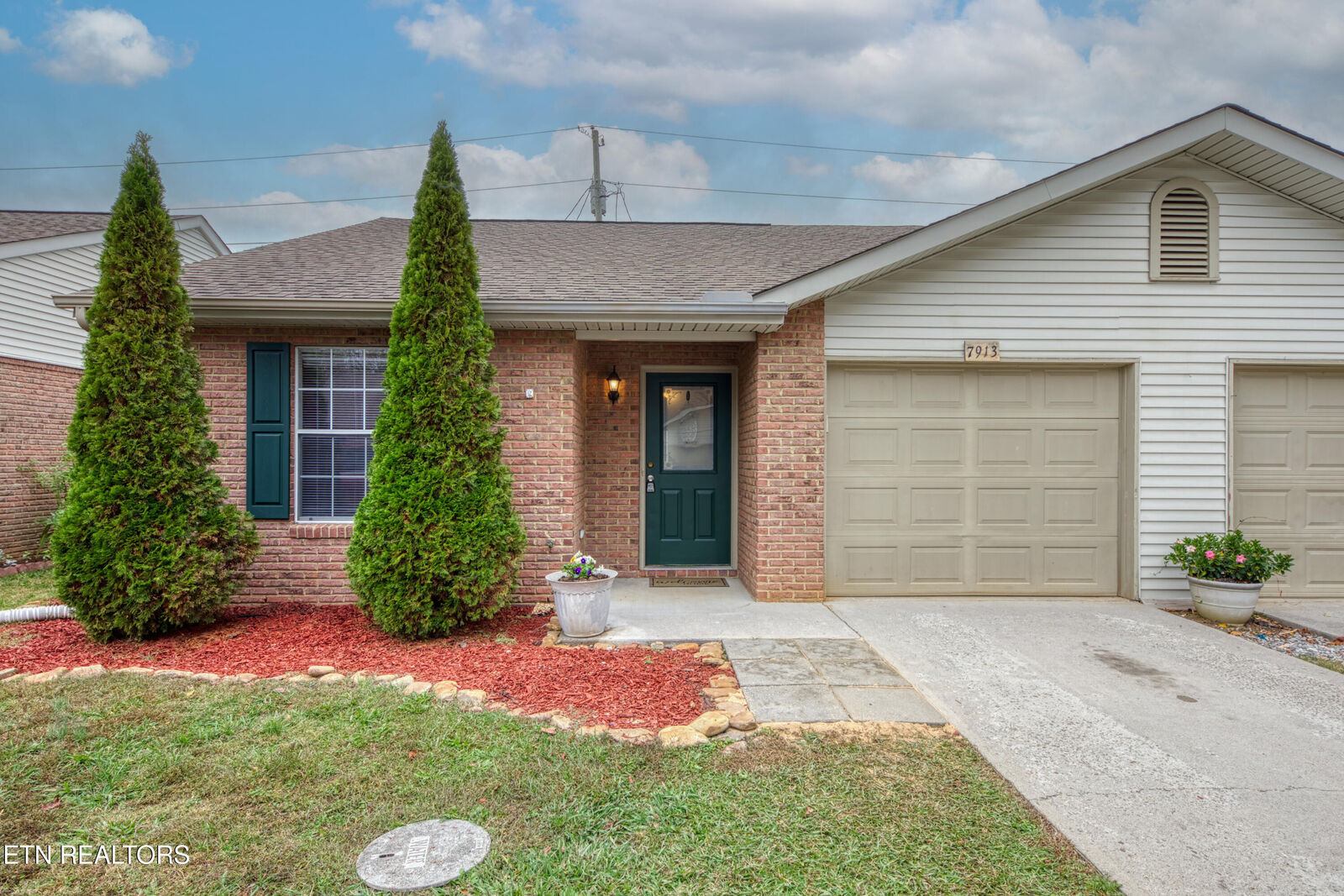 Property Photo: 7913 Intervale Way TN 37849