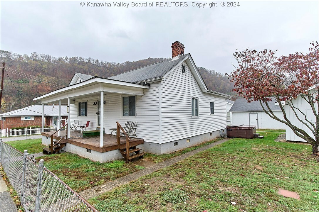 Property Photo:  123 Walnut Street  WV 25067 