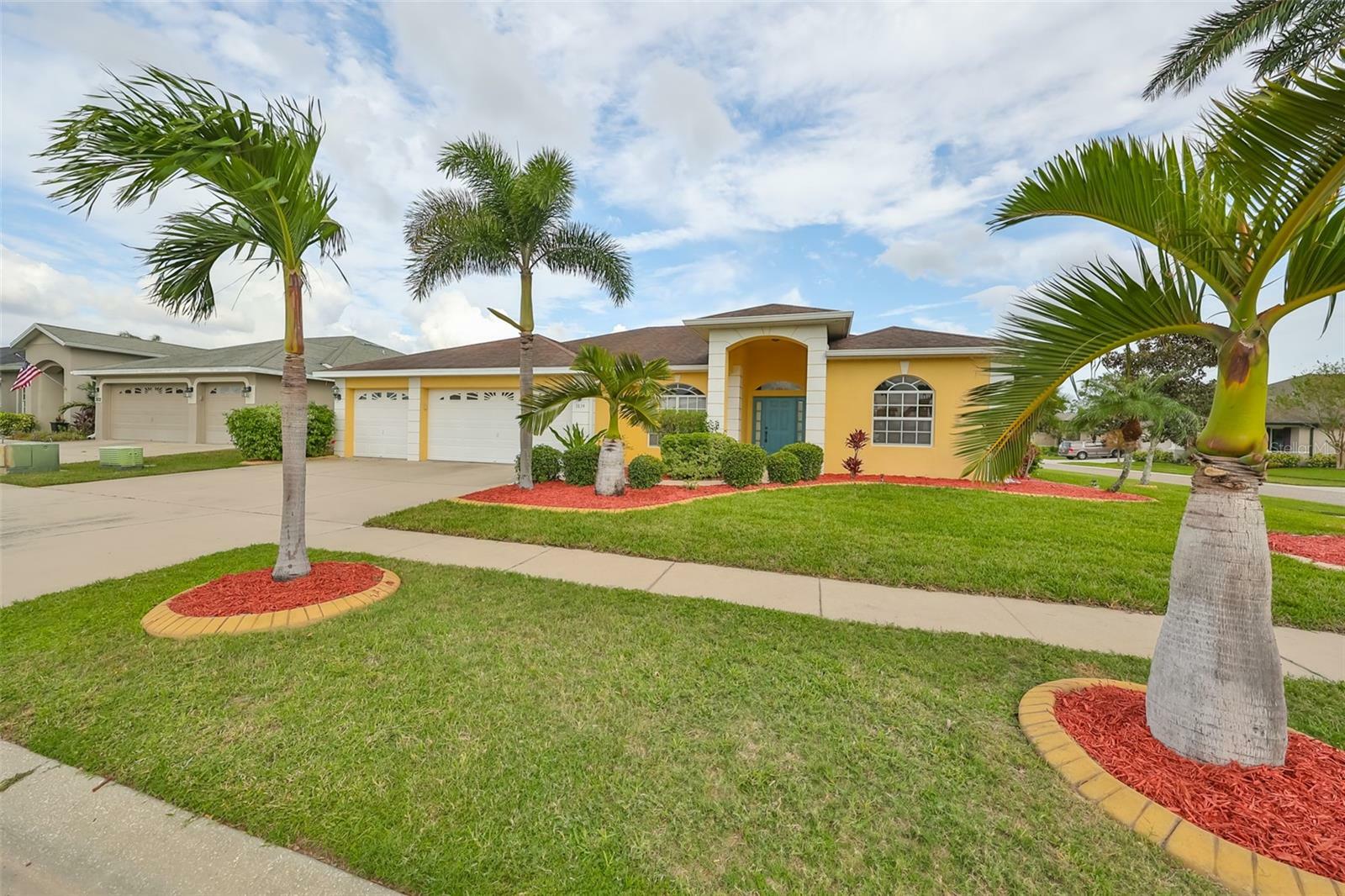 Property Photo:  3834 Milflores Drive  FL 33573 