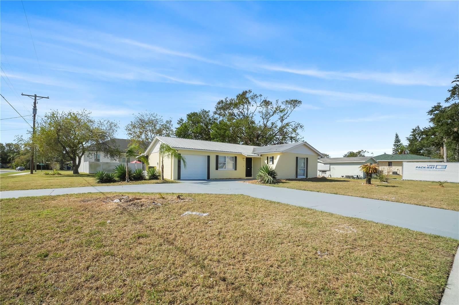 Property Photo:  502 Flamingo Drive  FL 33572 