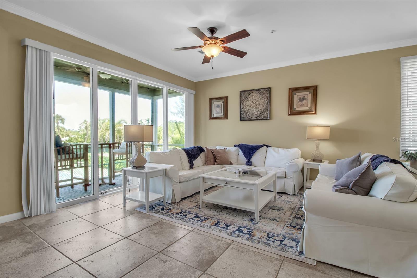 Property Photo: 528 Forest Way FL 34228