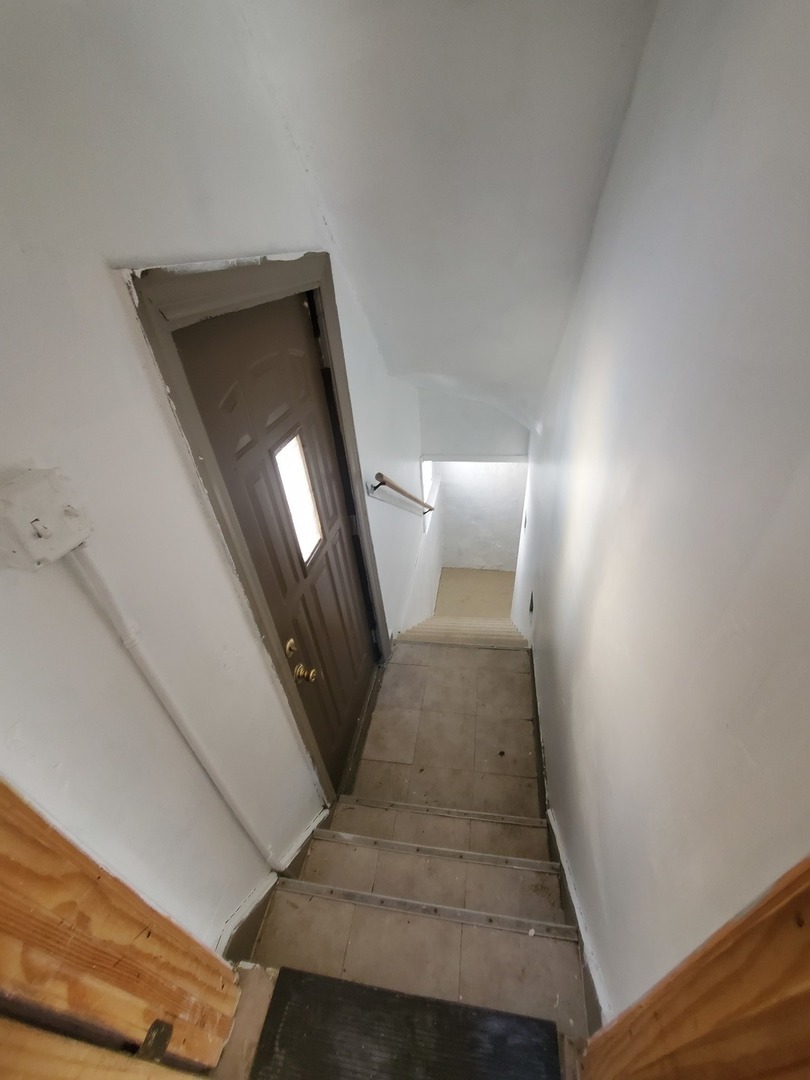 Property Photo:  1714 W Beverly Glen Parkway  IL 60643 