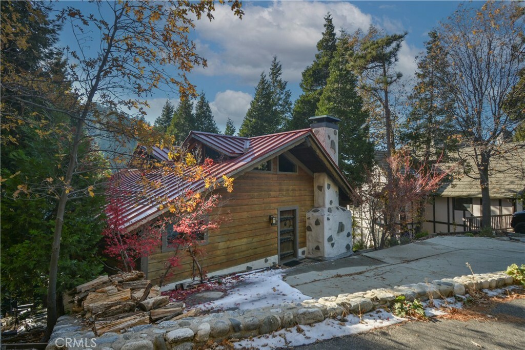 Property Photo: 739 Bergschrund Drive CA 92325