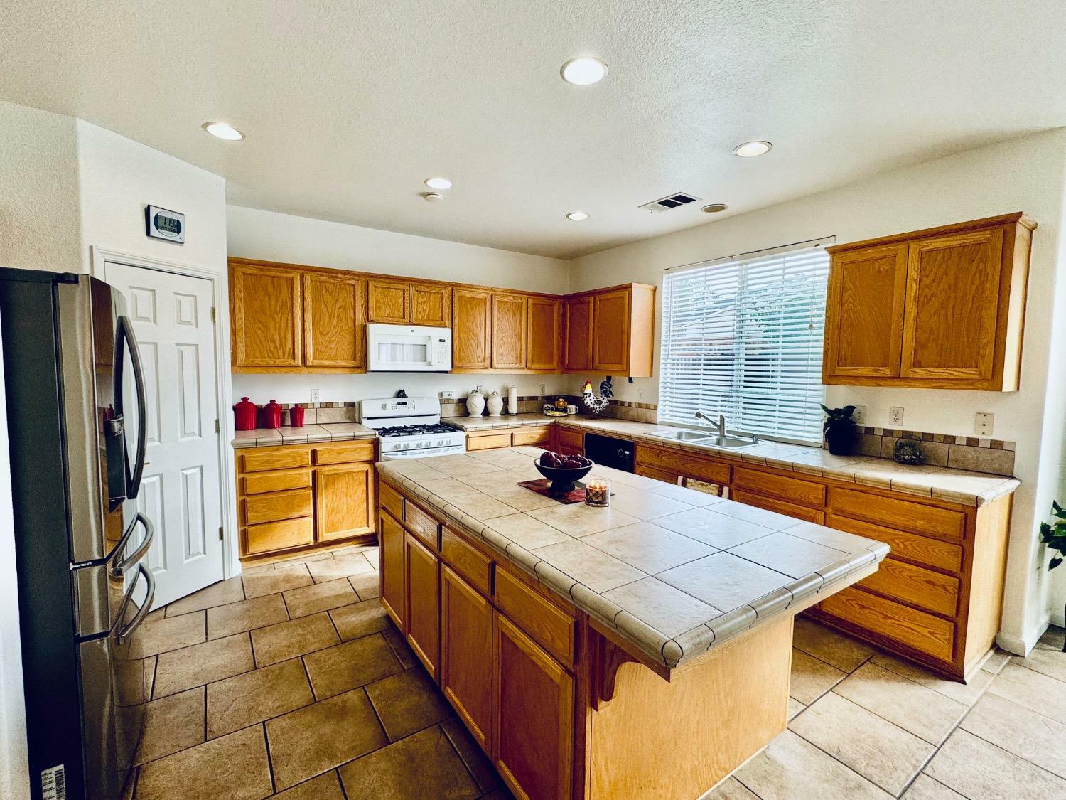 Property Photo:  100 Wisteria Lane  CA 95377 