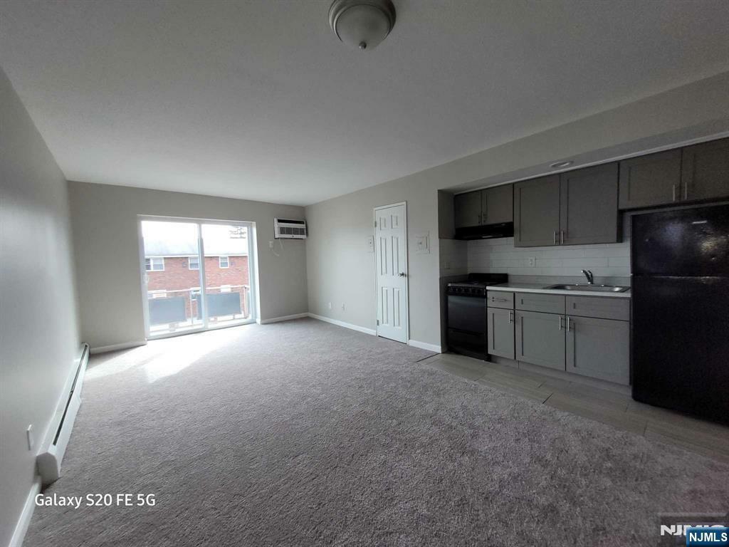 Property Photo:  125 Lawrence Street 8A  NJ 07601 