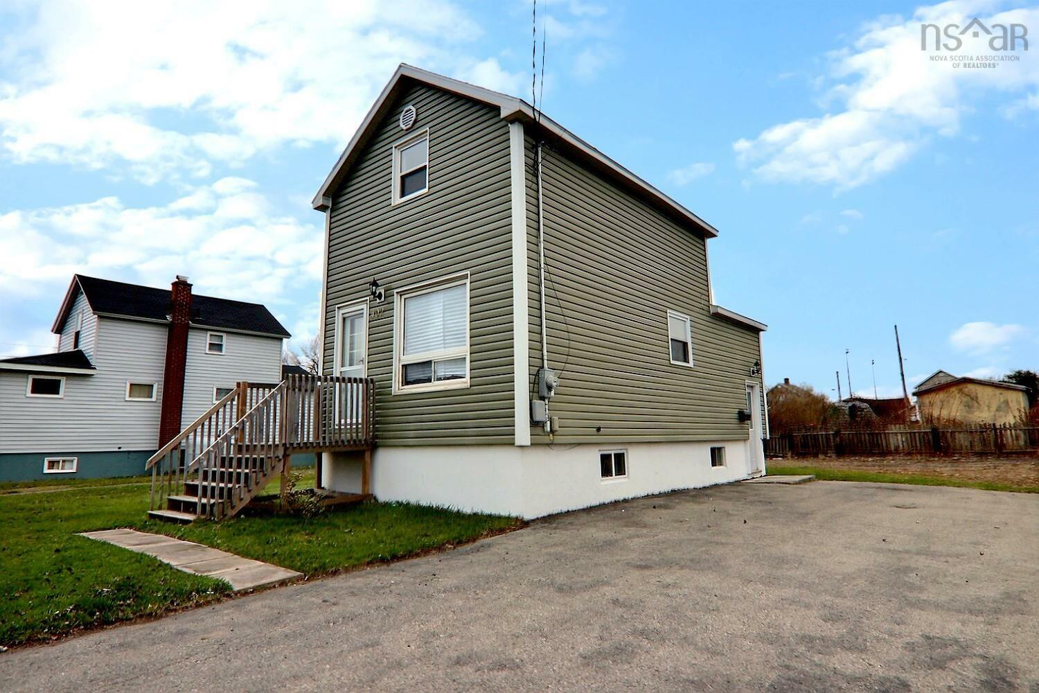 402 King Street  New Waterford NS B1H 3Y4 photo