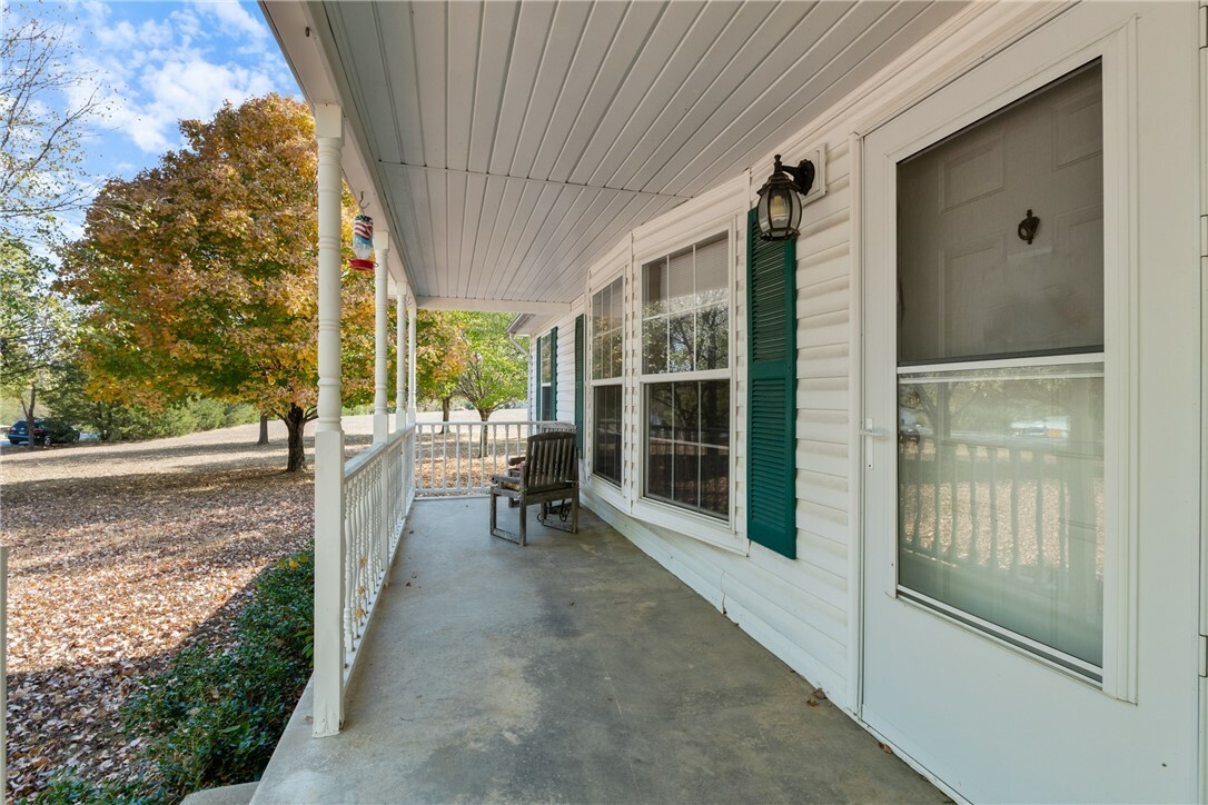 Property Photo:  389 County Road 214  AR 72631 