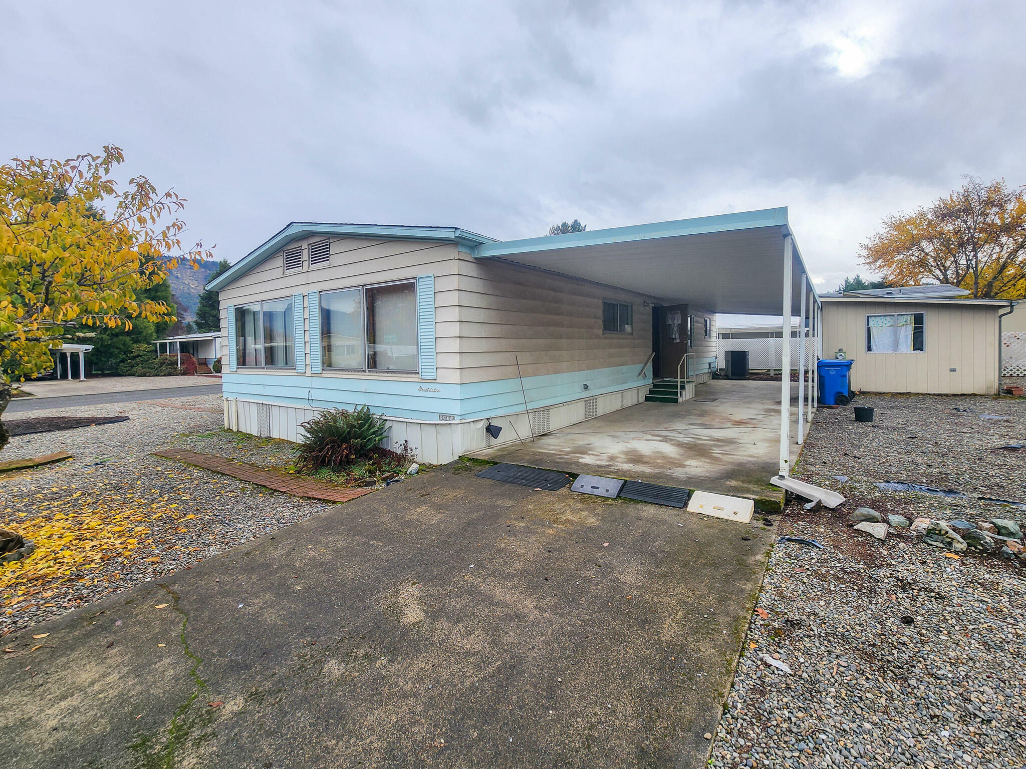 Property Photo:  1868 Parkdale Drive  OR 97526 