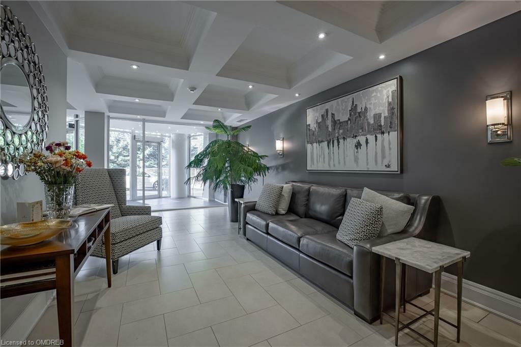 Property Photo:  125 Wilson Street W 204  ON L9G 0B3 