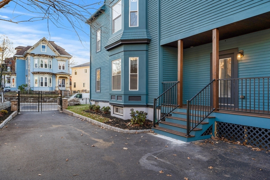 Property Photo:  4 Sargent St  MA 02125 